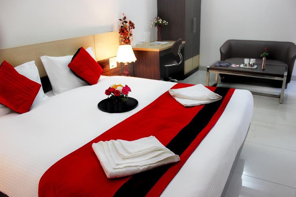 Cyber Inn Gurgaon Oda fotoğraf