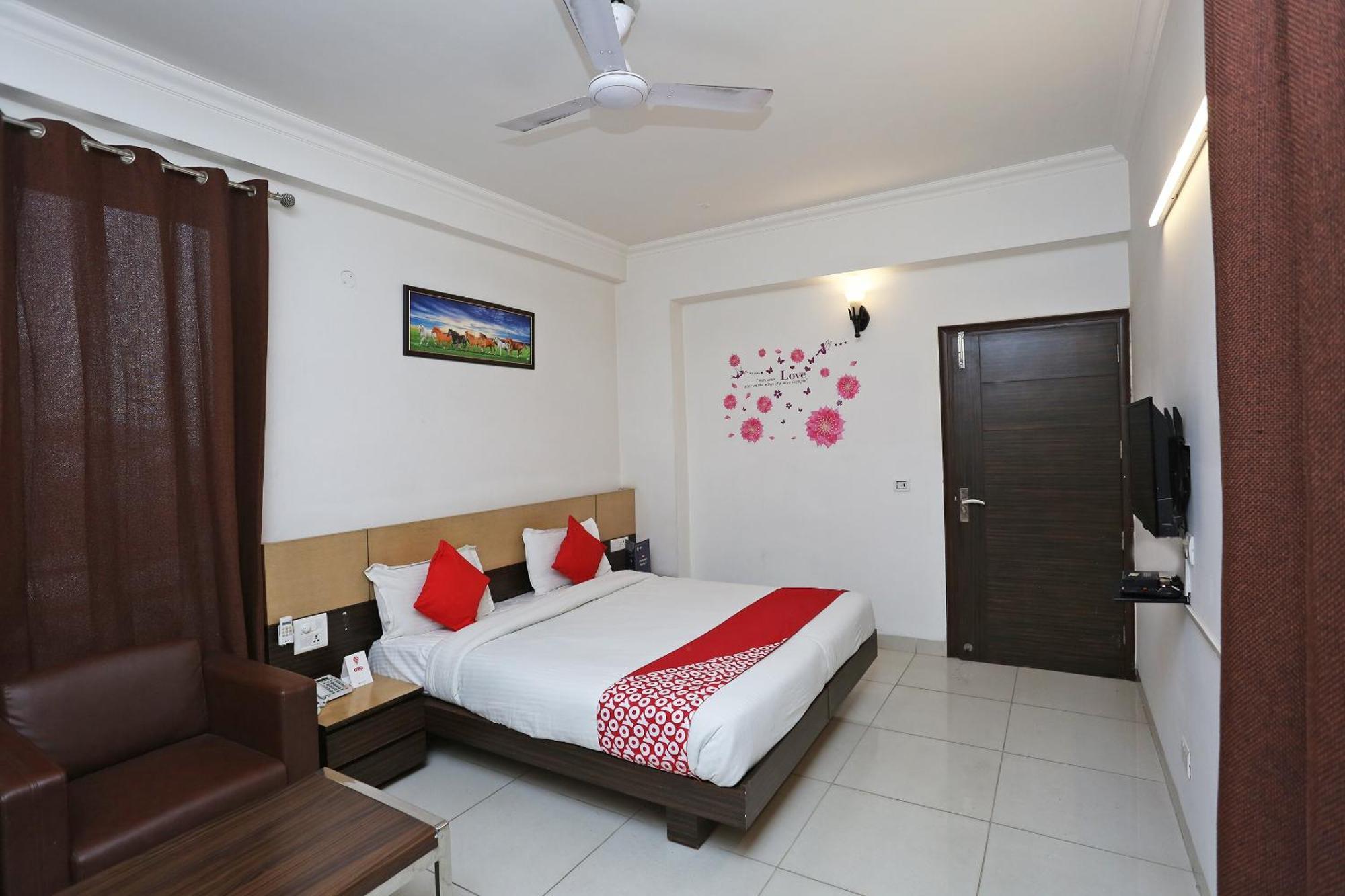 Cyber Inn Gurgaon Dış mekan fotoğraf